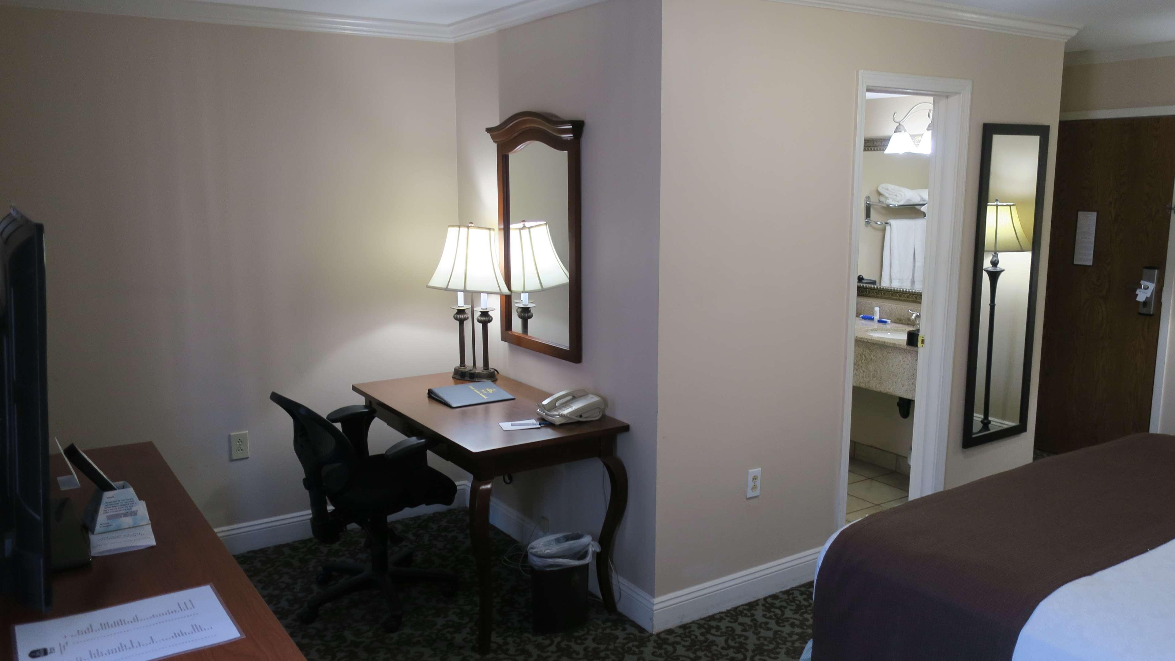 Best Western Plus French Quarter Courtyard Hotel New Orleans Bagian luar foto