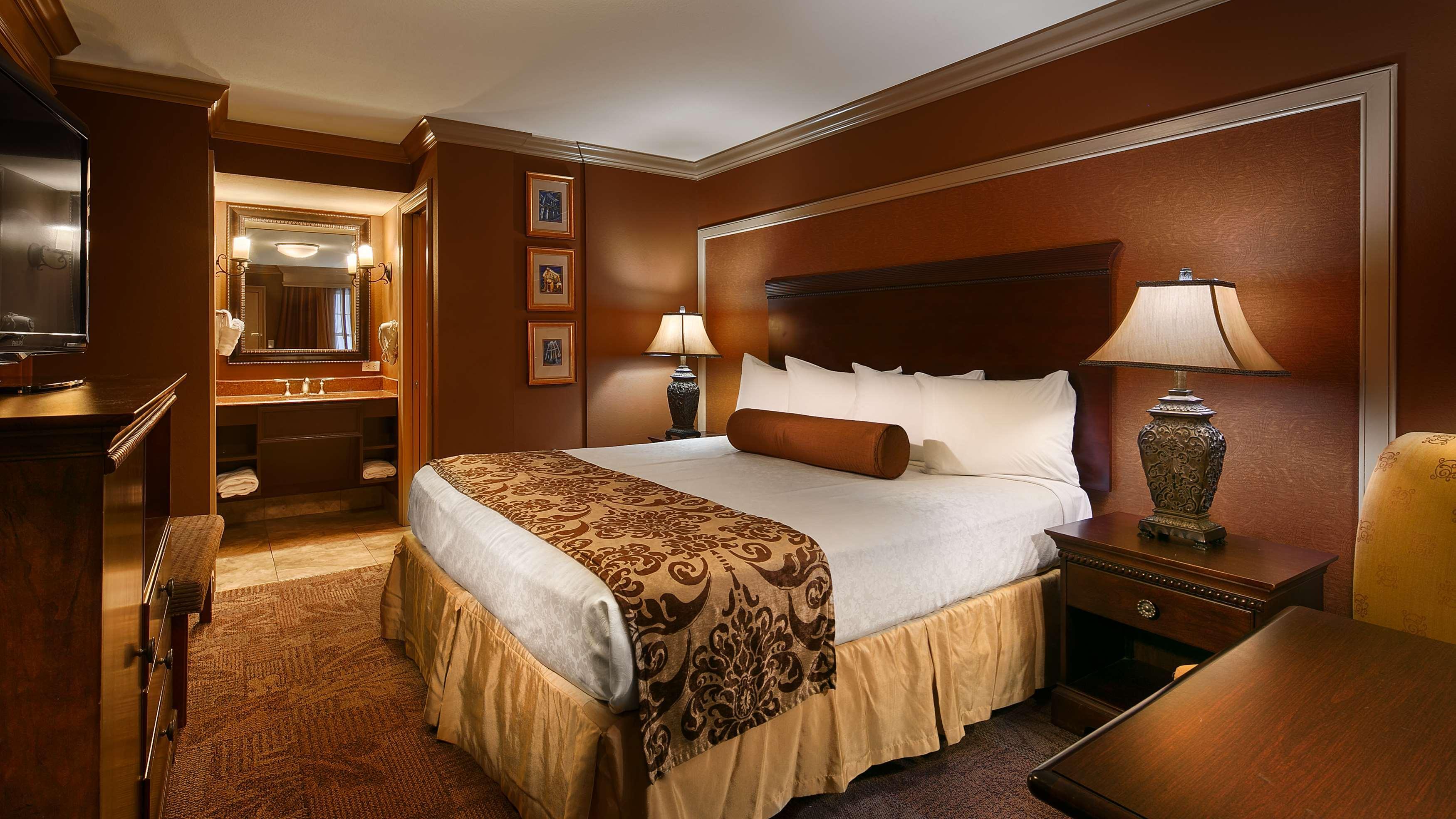 Best Western Plus French Quarter Courtyard Hotel New Orleans Bagian luar foto