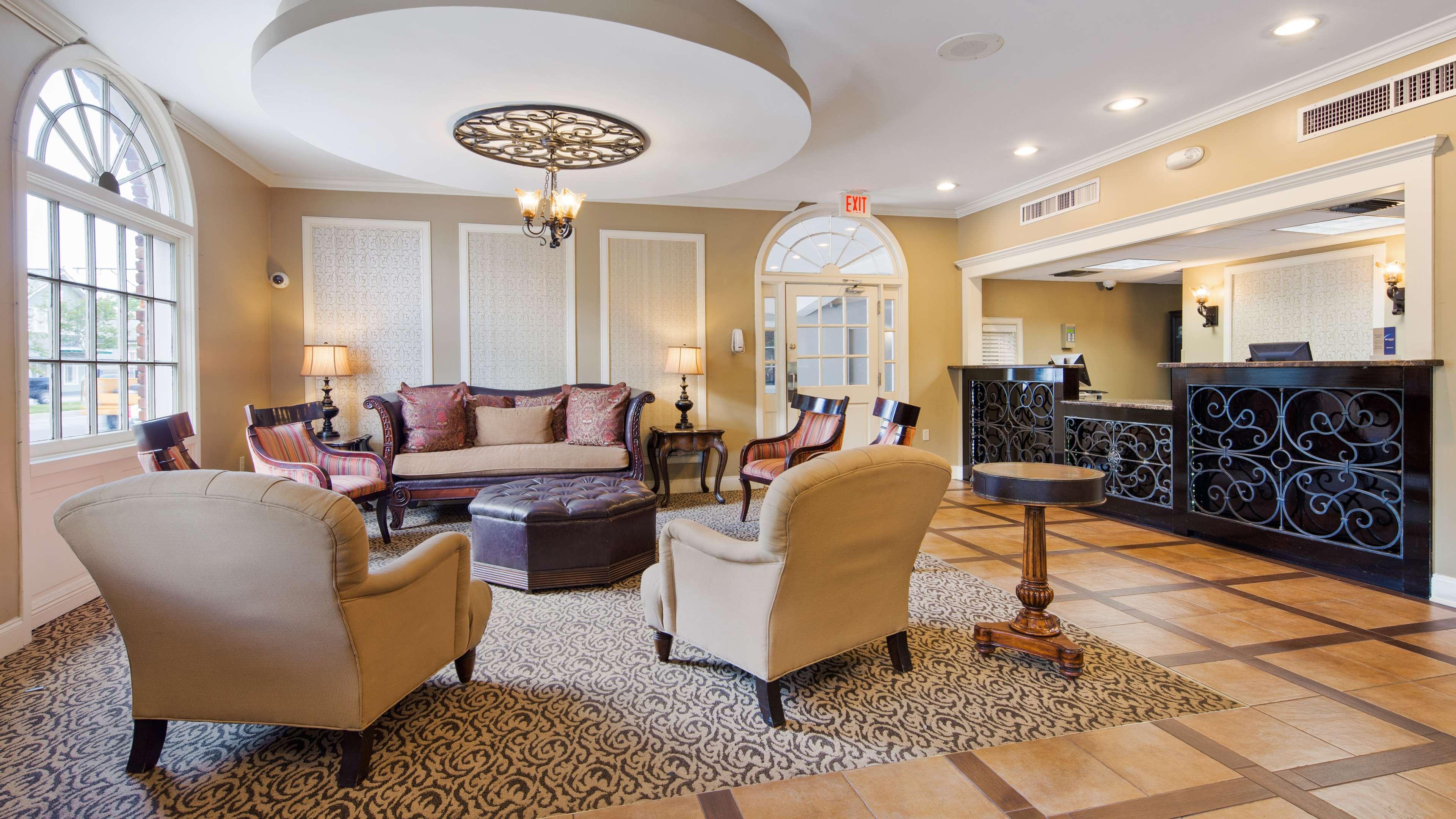 Best Western Plus French Quarter Courtyard Hotel New Orleans Bagian luar foto