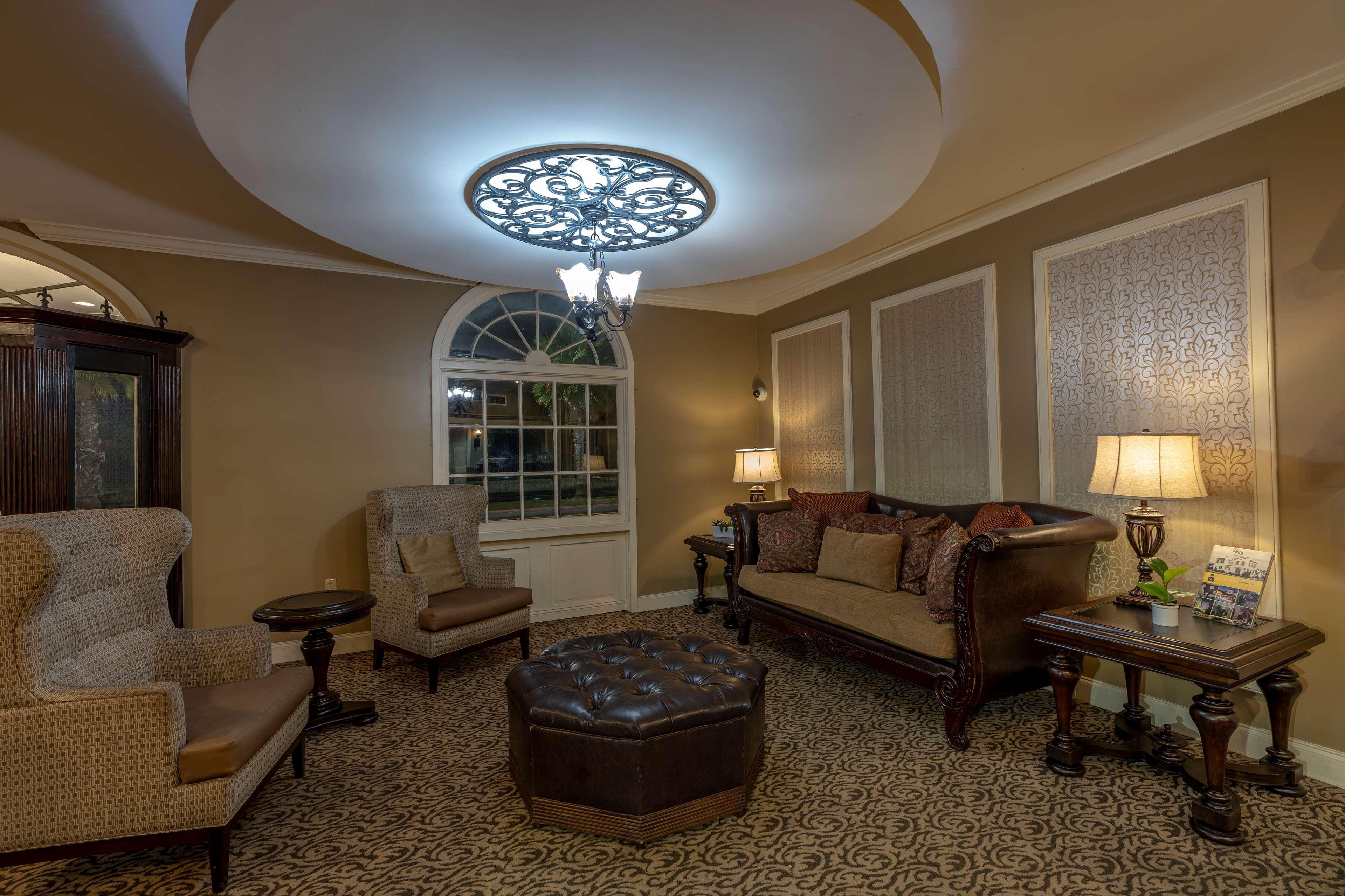 Best Western Plus French Quarter Courtyard Hotel New Orleans Bagian luar foto