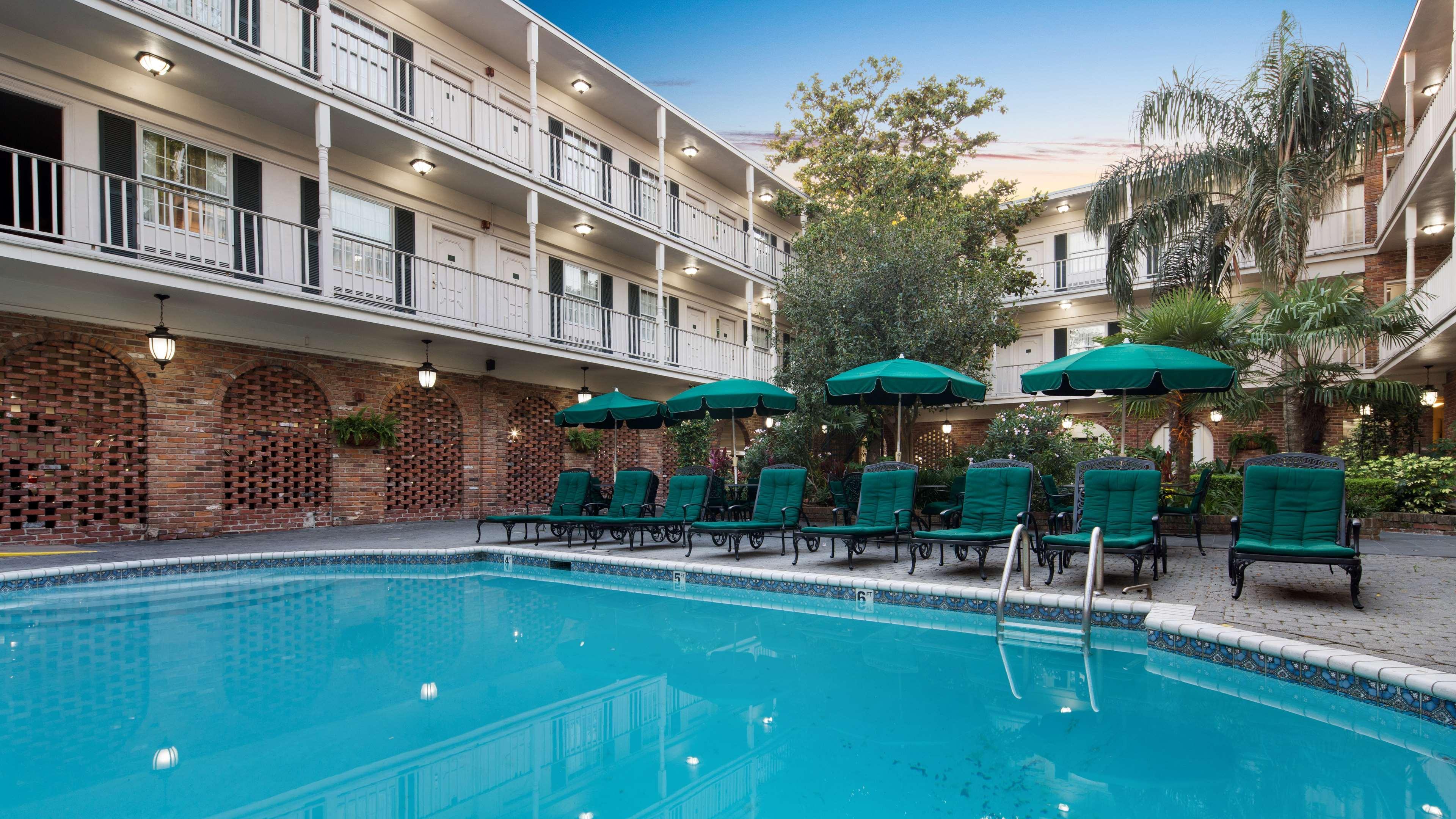 Best Western Plus French Quarter Courtyard Hotel New Orleans Bagian luar foto