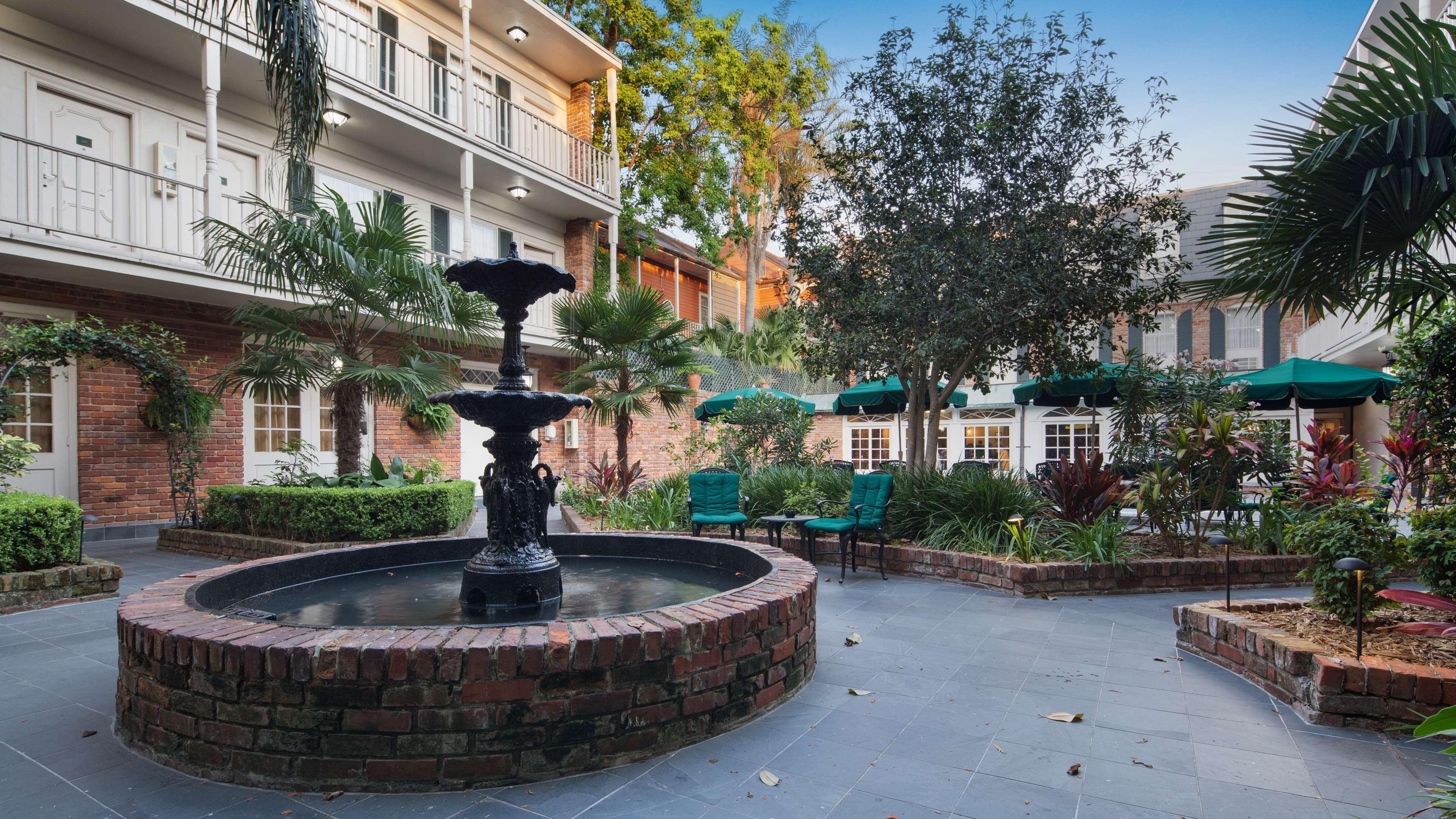 Best Western Plus French Quarter Courtyard Hotel New Orleans Bagian luar foto
